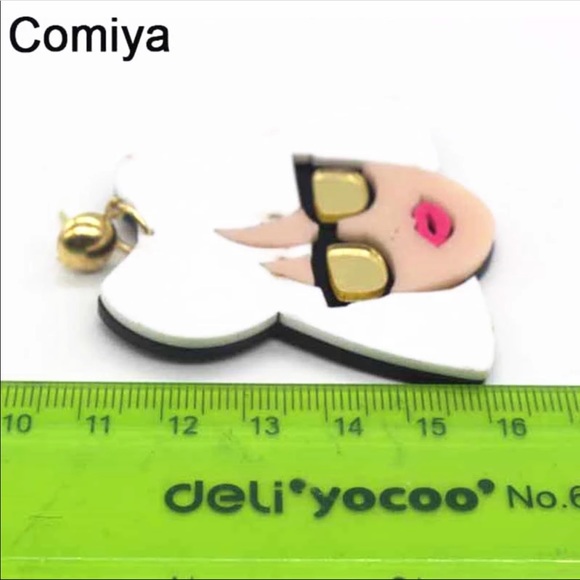 🔴 3/30$ Fun Gurl Pop Culture White Earrings - Picture 4 of 5